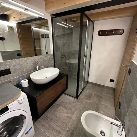 Val Ferret Cir 0246 شاليه *