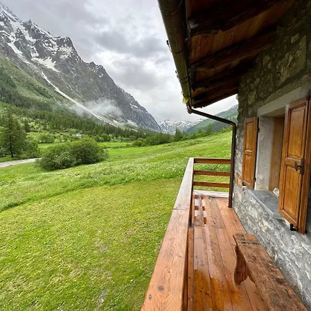 Val Ferret Cir 0246 كورمايور