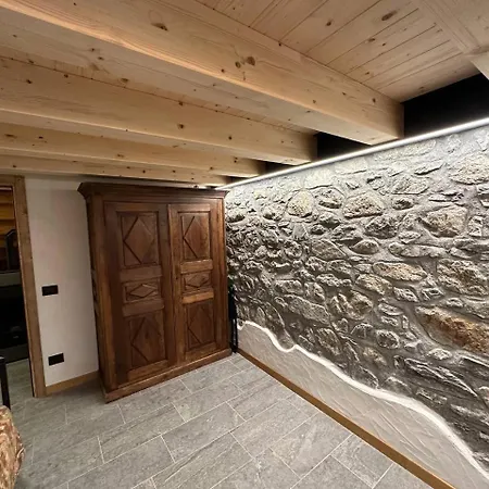 Val Ferret Cir 0246 شاليه *