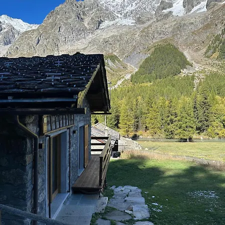 Val Ferret Cir 0246 كورمايور